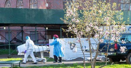 Broj preminulih u SAD porastao na 30.826