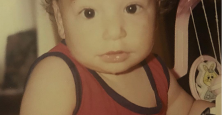 NIJE DJEČAK! DA LI PREPOZNAJETE OVU SPRSKU PJEVAČICU? Nema zgodnije na estradi, a nekada je ovako izgledala - KO JE ONA?