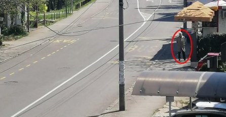 KAKVA SCENA USRED BEOGRADA, POGLEDAJTE OVOG DEDU ŠTA RADI: U toku je policijski čas, ali on ne mari!