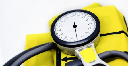 OVI SIMPTOMI UKAZUJU NA VISOK KRVNI PRITISAK: Ne treba vam aparat za mjerenje da prepoznate, BROJ 3 SKORO SVI ZANEMARUJU