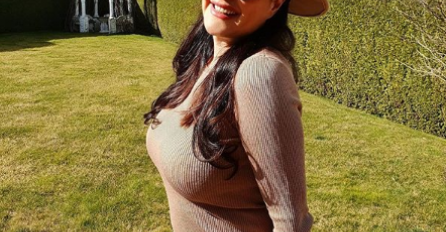 SRPSKA PJEVAČICA ŽIVI U DVORCU, OVAJ DETALJ  DO SADA NISTE VIDJELI Dragana Mirković otvorila vrata svog doma, LUKS ZLATNA SOBA (FOTO)