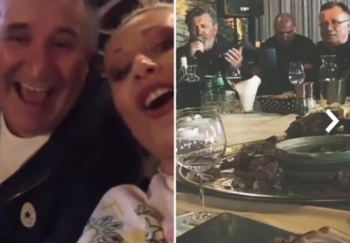  (VIDEO) KOJI JE UZEMIRIO BH JAVNOST: Usred Ramazana i policijskog sata naši pjevači i političari DERNEČE 