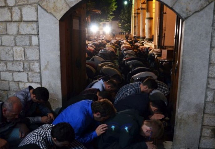 Od sutra se džamije otvaraju za obavljanje dnevnih namaza