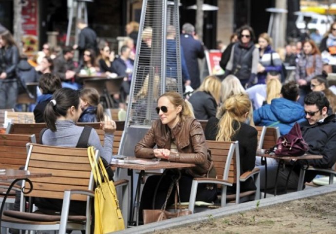 DANAS STUPILE NA SNAGU MJERE: Zbog pogoršane epidemiološke situacije restorani i kafići u Srbiji rade do 17 sati