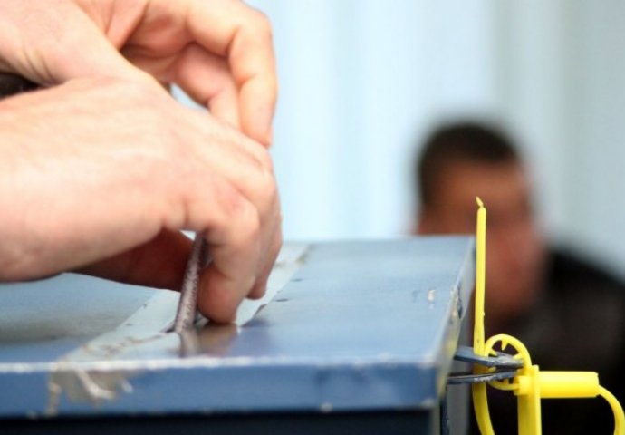 Više od 50 posto birača izašlo na izbore u Sjevernoj Makedoniji