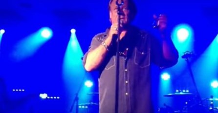 PRONAŠLI GA U KUĆI, BEZ SVIJESTI: Poznati pjevač preminuo u 66. godini, OGLASIO SE MENADŽER I SAOPŠTIO TRAGIČNE VIJESTI