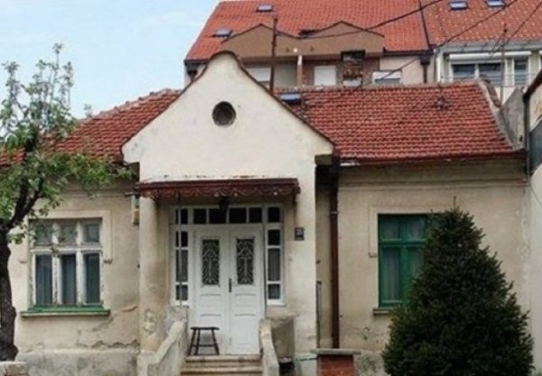 5e33ff1c-ec9c-4e1b-b62e-26af0a0a0a64-ova-kuca-690x480