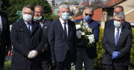 Džaferović i Komšić obilježili Dan Zlatnih ljiljana: Armija RBiH se borila za istinske vrijednosti antifašizma