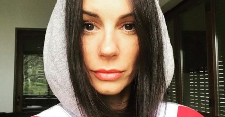 SLOBODA MIĆALOVIĆ KONAČNO POKAZALA KĆERKE BLIZAKINJE: Uslijedila bujica komentara, KOLIKO LJEPOTE NA JEDNOJ SLICI 