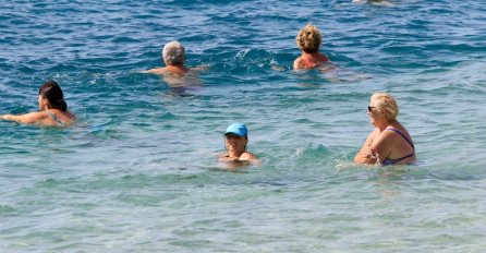 Na Makarsku rivijeru stigle 62 hiljade turista, svi hoteli su popunjeni