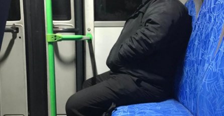 USLIKALI SU OVOG LIKA U AUTOBUSU, NIKOME NIJE BILO JASNO SE DEŠAVA: Kad su bolje pogledali ŠOK, VIDITE LI I VI?