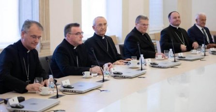 Zadarski nadbiskup podržao kardinala Vinka Puljića: Neka se ne boji