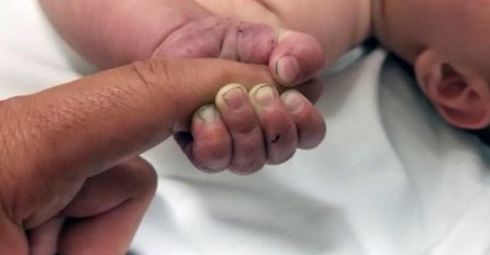 "Kada se zemljotres smirio, kada su spasioci došli do ruševina kuće mlade žene..."