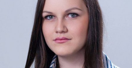 OVOJ MATURANTICI NISU DALI DA OVU SLIKU STAVI NA ŠKOLSKI PANO SA DRUGIM MATURANTIMA: Vidite li sporni detalj na slici?