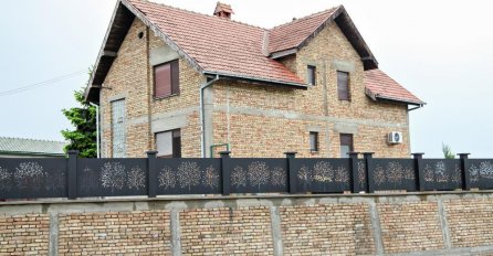 OTIŠLI SU U TITEL I SNIMILI KUĆU RODIĆA, OVDJE SE NALAZE VELJKO I BOGDANA RAŽNATOVIĆ: Kad su se približili EVO ŠTA IH JE DOČEKALO, ŠOK!