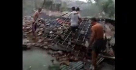 SILOVITA OLUJA IM JE UNIŠTILA KUĆE, LJUDI PLAČU, IMA POGINULIH: Povrijeđeni se prevoze u bolnicu 