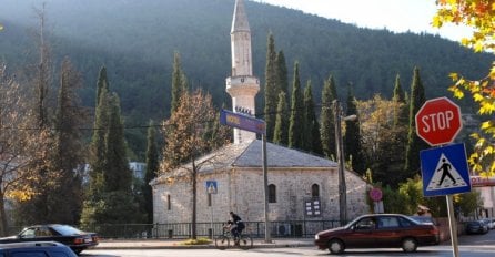 Mostar: Bajram namaz u svim džamijama, središnja svečanost u Sjevernom logoru