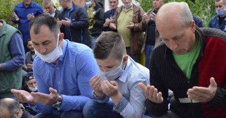 Bošnjaci u Srebrenici s radošću dočekali Ramazanski bajram
