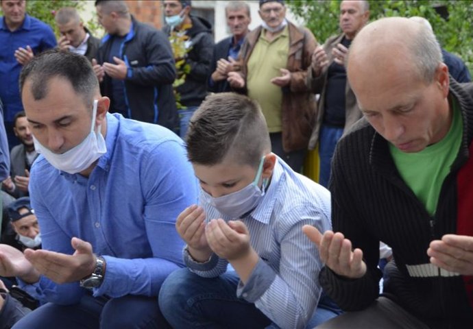 Bošnjaci u Srebrenici s radošću dočekali Ramazanski bajram