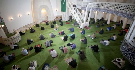 Hrvatska: Nekoliko stotina vjernika na bajram-namazu u Zagrebačkoj džamiji