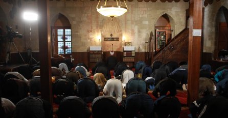 Srbija: Bajram u Bajrakli džamiji u Beogradu uz zaštitne maske i rukavice
