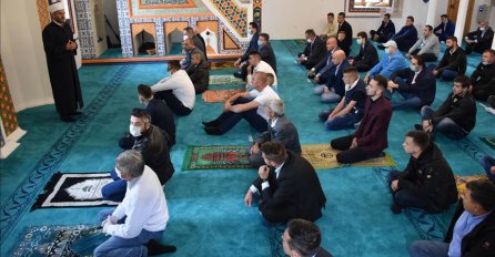 Prvi put nakon rata bajram-namaz u tri džamije u Foči