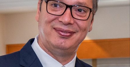 POGLEDAJTE KAKO IZGLEDA BRAT ALEKSANDRA VUČIĆA, DANAS SE POJAVIO NA SUDU: Liči li na predsjenika Srbije?