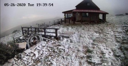 PADA SNIJEG KAO USRED JANUARA, SVE SE ZABIJELILO: Pogledajte prizore, evo gdje je NAJGORE 