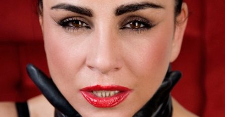 GODINE SU UČINILE SVOJE? ALKA VUICA SE U 58. GODINI SKINULA U KUPAĆI KOSTIM: Evo kako izgleda, SJEĆATE LI SE OVE PJEVAČICE? 