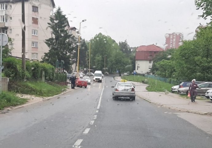 TEŠKA NESREĆA U BiH: Vozač hitno prevezen u bolnicu