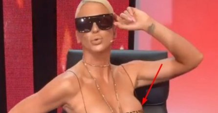 KARLEUŠA RAŠIRILA NOGE I POKAZALA NEŠTO ŠTO NIJE SMJELA, MUŠKARCIMA KREĆE VODA NA USTA: Svi poludjeli zbog OVOG PRIZORA