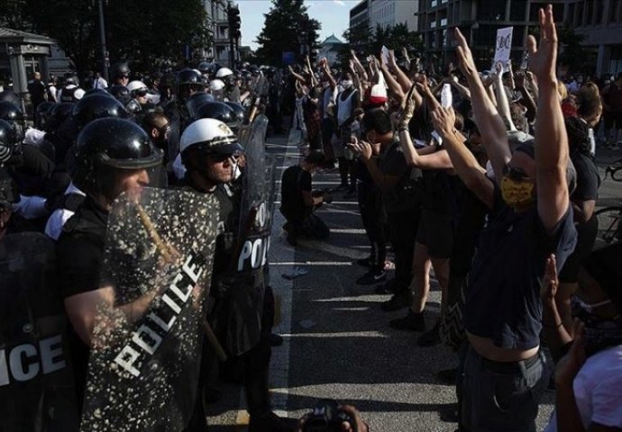 Antirasistički protesti u SAD-u, policijski sat u 40 gradova
