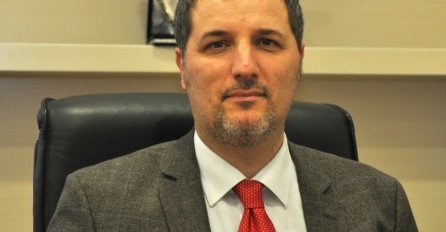 OVO JE BH. AMBASADOR KOJI IMA PLATU OD NEVJEROVATNIH 18.000KM  MJESEČNO!