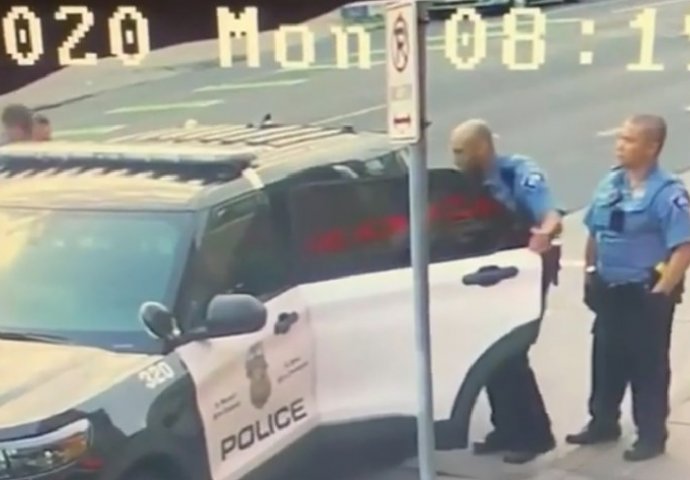 OBJAVLJEN NOVI SNIMAK KOJI JAVNOST NIJE VIDJELA: Evo šta su policajci radili FLOYDU U AUTU (VIDEO) 