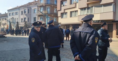 BH. REALNOST Policija ne zna gdje udara, a plata nema