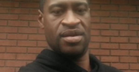 EVO KO JE BIO GEORGE FLOYD ZBOG ČIJE SMRTI GORI AMERIKA: Kobnog dana došao je u prodavnicu i tražio...