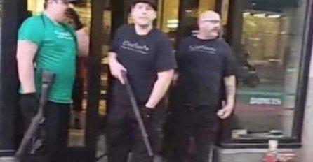 SVE GORI, ALI ONI SU NAORUŽANI DO ZUBA, NIKO NE SMIJE DA IH PIPNE: Zastrašujući prizori iz Amerike obilaze svijet