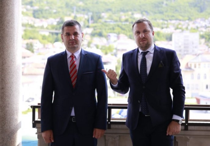 Skaka podržao Aliju Tabakovića, probosanskog kandidata za načelnik Srebrenice