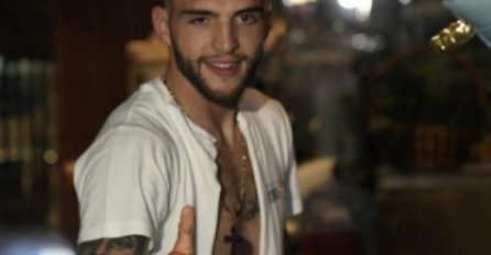 MALOM ŽELJKU PJEVALI OVE STIHOVE: Spominje se deda Arkan, kad je Veljko čuo vrisnuo na sav glas! (FOTO)