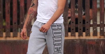 VELJKO RAŽNATOVIĆ DANAS IZVODI BOGDANU I SINA IZ BOLNICE: Snimljen je ispred vile na Dedinju, EVO ŠTA JE PONIO SA SOBOM