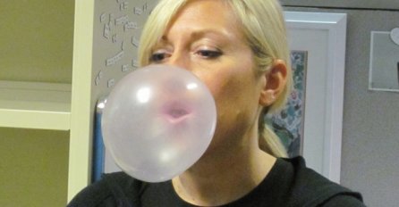 ŽENA JE PROGUTALA ŽVAKU, EVO ŠTA SE DESILO U NJENOM TIJELU: Kako ovo ranije nismo znali?