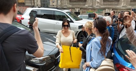 POKLON ZA BOGDANU, EVO ŠTA JE BILO U ŽUTOJ KESI: Ceca je ovo odnijela u porodilište jučer, A EVO ŠTA JE NA KRAJU BILO S NJIM