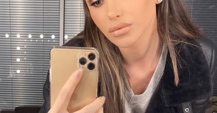 EMINA JAHOVIĆ U NIKAD VRELIJEM IZDANJU: Na njoj sve pocjepano,a ovaj dio tijela BACA MUŠKARACE U TRANS (FOTO)