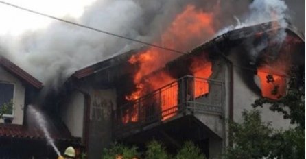 GUST DIM PREKRIO SVE, NAROD U PANICI ISTRČAO, POŽAR ZAHVATIO KUĆE U BLIZINI GLAVNOG GRADA: Jezive scene na licu mjesta (FOTO)
