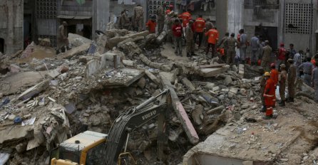 LJUDI U STRAHU ISTRČALI NA ULICE, SRUŠILA SE ZGRADA, IMA MRTVIH: Vlada izdala upozorenje, čeka se informacija o najgorem