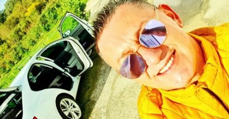 LUKSUZ PRŠTI NA SVE STRANE, ZAVIRITE U VIŠESPRATNU VILU ŠAKE POLUMENTE: Sve u staklu, a tek kad vidite MEZIMCA parkiranog  ispred(FOTO) 