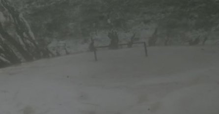 DVORIŠTA ZATRPANA KAO DA SU POD SNIJEGOM, slike obilaze region: SVE JE UNIŠTENO, NEZAPAMĆENA KATASTROFA (FOTO)