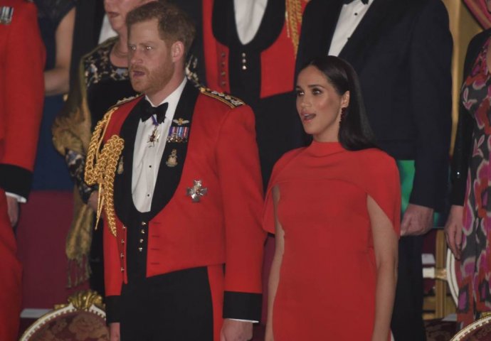 SKANDAL TRESE KRALJEVSKU PORODICU, MEGHAN I HARRY SE RAZVODE: Sve zbog ove žene!