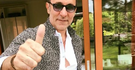 VELIKO SLAVLJE U ĐURINOJ KUĆI, OBJAVIO SLIKU S VJENČANJA: Svi čestitaju (FOTO)