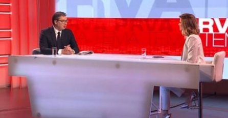 VUČIĆ U EMISIJI KOD JOVANE, OVAJ DETALJ NIKO NIJE PRIMIJETIO: Dok su pričali voditeljici je izvirilo OVO